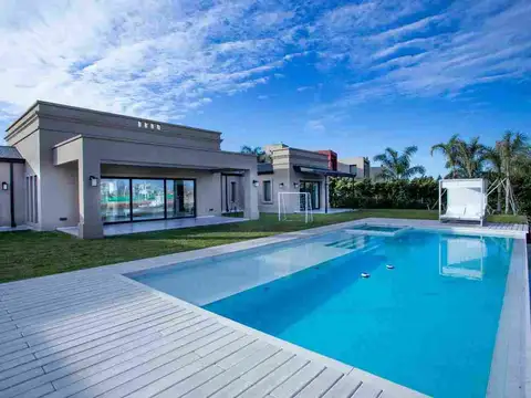 Casa en Alquiler en Belen De Escobar, USD 10.000