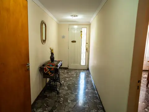 Llavallol 2400, Piso PB