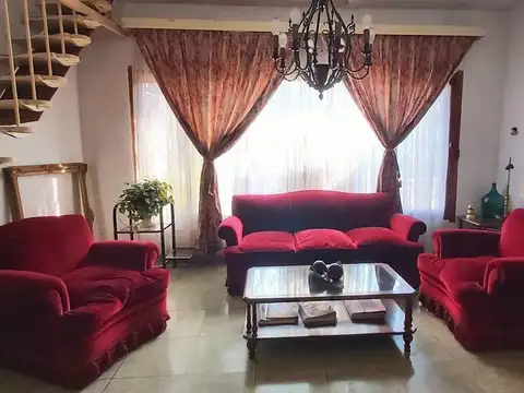Casa 5 ambientes con 1 baño