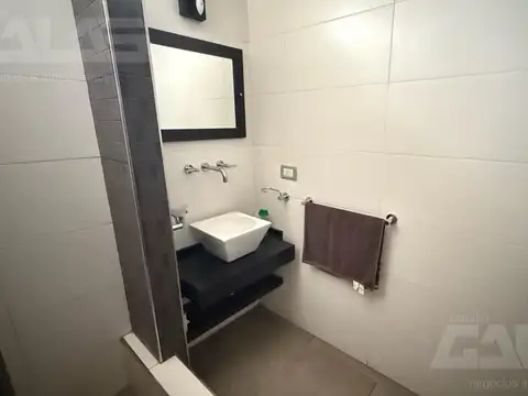 Departamento 6 ambientes con 1 baño