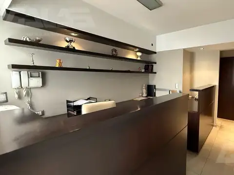 Oficina en Castelar Norte - 3 despachos - 2 salas de reunión -  2 Baños - Balcón -