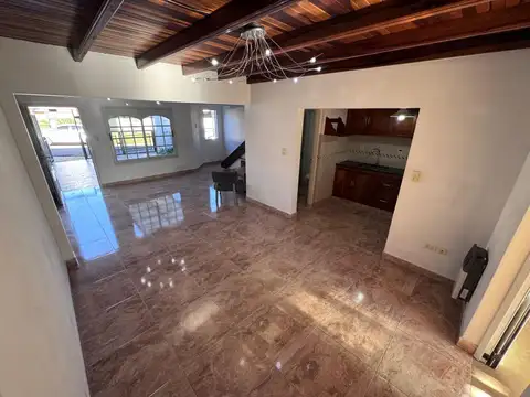 CASA EN VENTA, VICTORIA ENTRE RIOS.