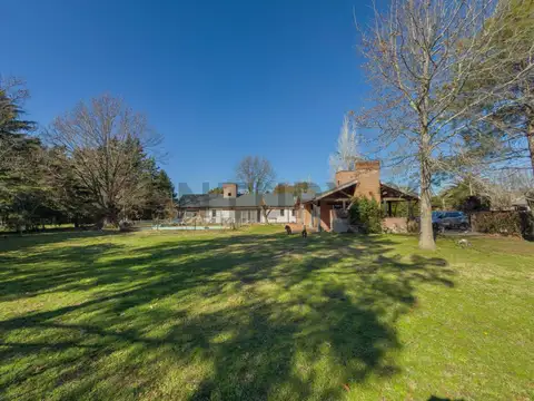 Casa en venta Villa Elisa con pileta y parque