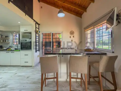 Casa en venta Villa Elisa con pileta y parque