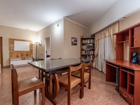 Casa 7 ambientes con 3 baños