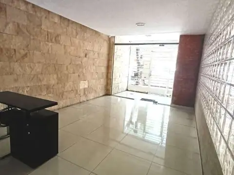 1 1/2Amb.ContraFrente luminosos 4 Piso Amplios MB Ubicación incluye COCHERA en PB - Landry-Piscina