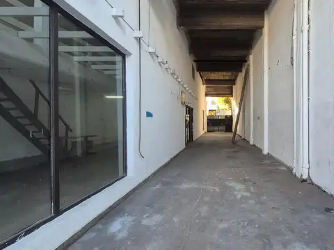 Venta de Local, depósito y oficinas 600m2 cub -  V. Martelli – V Lopez