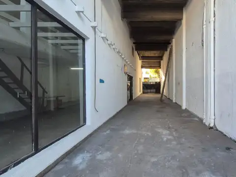 Venta de Local, depósito y oficinas 600m2 cub -  V. Martelli – V Lopez
