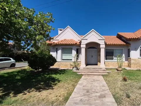 ALQUILER HERMOSA CASA Bº PRIVADO SOLARES DE RODEO