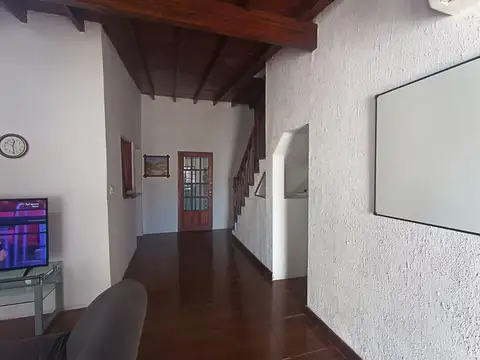 CASA 6 AMBIENTES EN VENTA EN EL TALAR C/ JARDIN