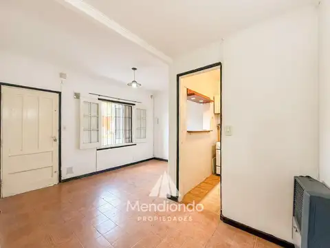 Depto Tipo Casa 2 ambientes con 1 baño