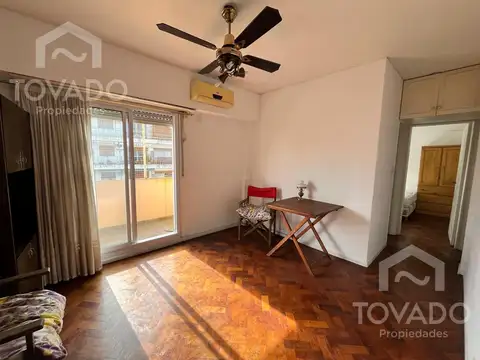 Luminoso 2 ambientes con balcon en Colegiales
