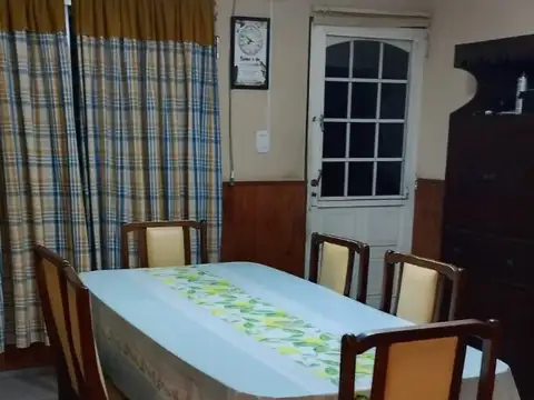 Casa 5 ambientes con 1 baño