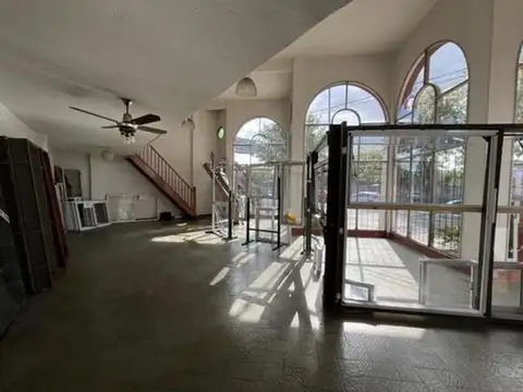 Local en Venta 40 años