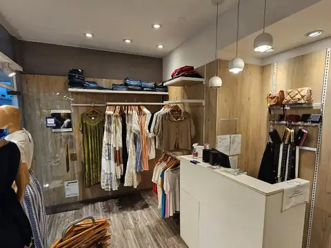 Fondo Comercio en Venta con 2 cocheras