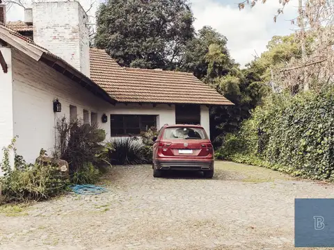 Casa en Venta con 5 cocheras