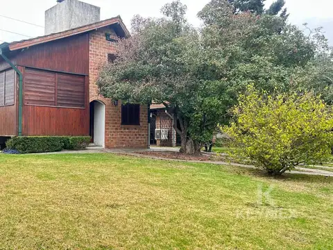 Casa en Venta con 4 cocheras