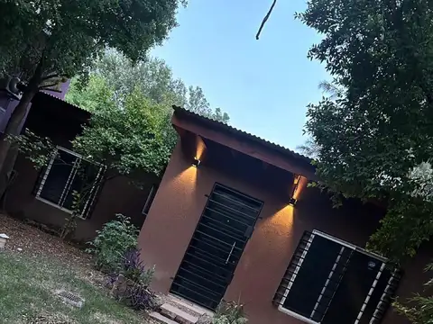 Casa en Venta con 3 cocheras