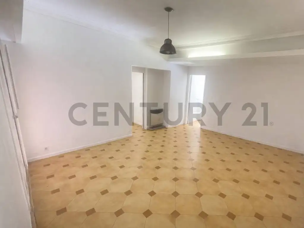 Correa 2400, Piso 0