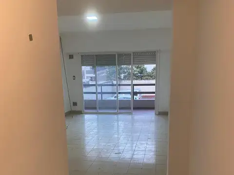 Departamento en Alquiler en Barrio Parque San Martín, $ 900.000