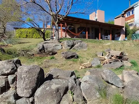 CASA EN VENTA SANTA MONICA A METROS DEL RIO