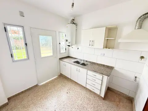 Casa 3 ambientes con 1 baño