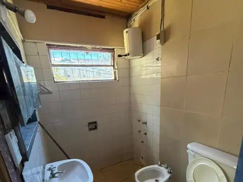 Casa 3 ambientes con 1 baño