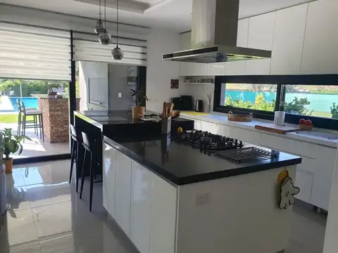 Casa en Venta de 4 dormitorios