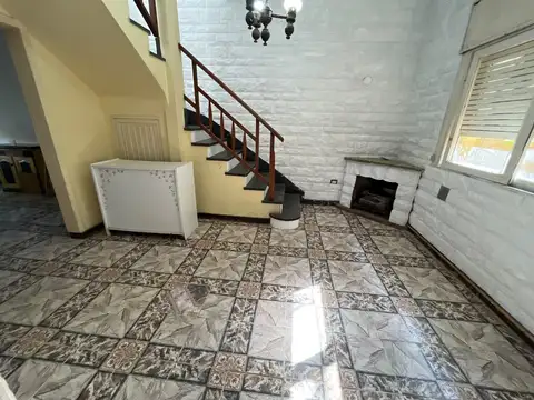 Depto Tipo Casa en Alquiler de 2 dormitorios