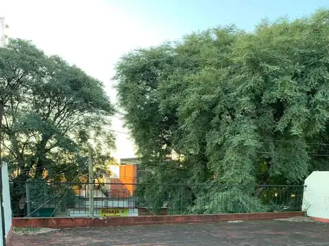 Casa en venta de 3 dormitorios c/ cochera en Villa Lugano