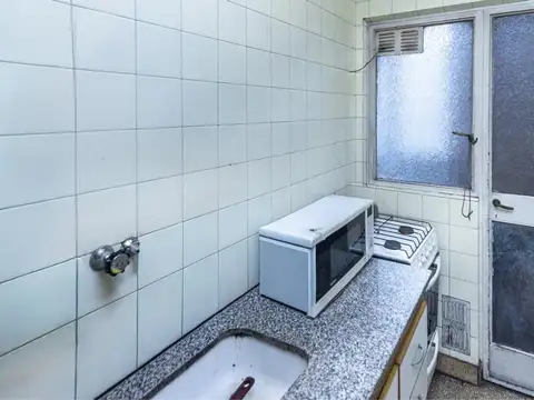 VENTA MONOAMBIENTE 3° PISO AL FRENTE | BALCÓN CON SOL PLENO | COCINA INDEPENDIENTE | BAÑO RECICLADO