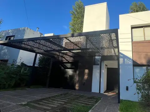CASA 3 DORMITORIOS LA ESTANZUELA