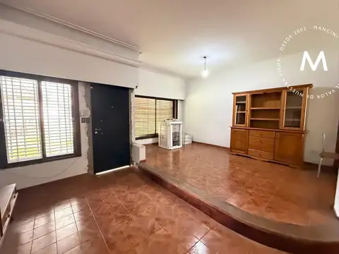 Casa 2 ambientes con 2 baños