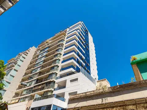 Piso Exlcusivo de 3 Dormitorios con Vista al Rio Con 2 Cocheras y Baulera Incluida