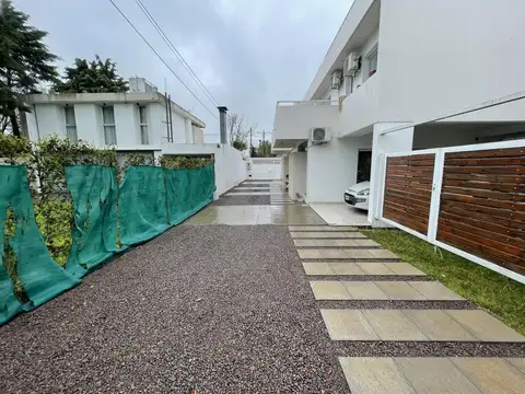 27 e/ 496 y 497 n 3543 Duplex C