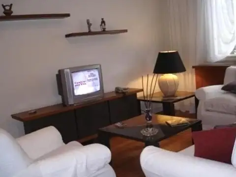 Gaspar Campos 1200, Piso 1