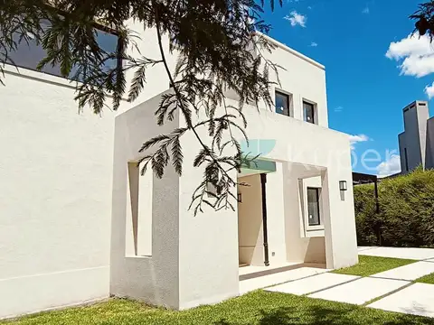 Casa en Alquiler de 4 dormitorios