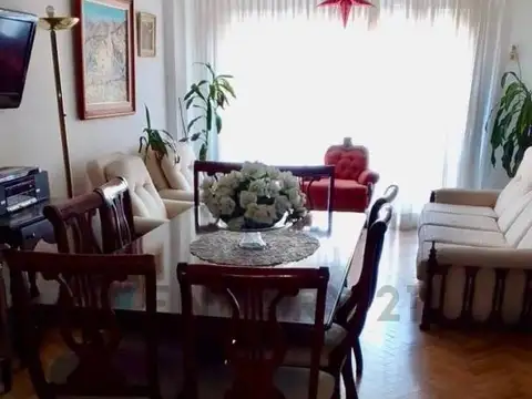 Av General Paz 100, Piso 0