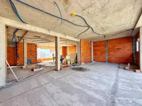 Departamento en Venta con 3 cocheras