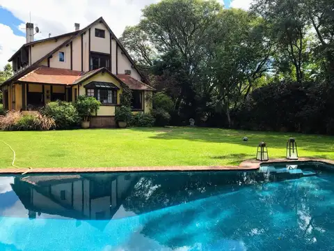 Casa en venta en Beccar, de 4 dormitorios lote 1305 m2