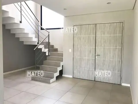 Casa 5 ambientes con 3 baños