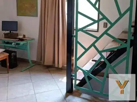 Casa en venta - 5 Dormitorios 3 Baños - Gerlí