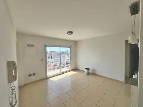 Alquiler Dpto de 3 ambientes con balcón en Ciudadela