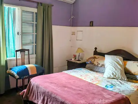 Casa 8 ambientes con 4 baños