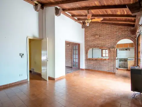 CASA EN VENTA 4 DORMITORIOS LA FLORIDA