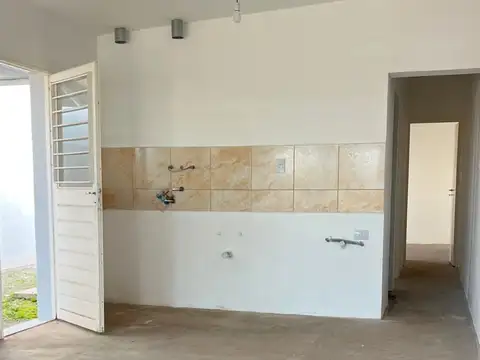 VENTA CASA 2 DORM UNIVERSITARIOS DE HORIZONTE CBA