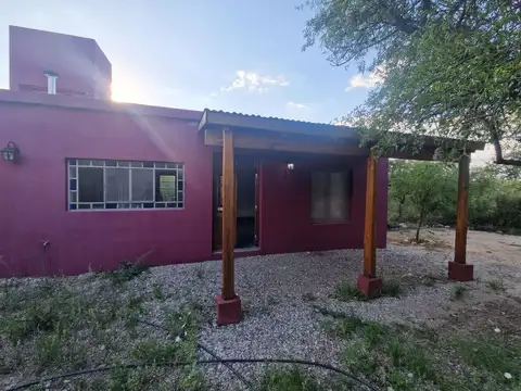 Casa con Gran terreno en Villa de las Rosas