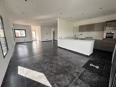 Venta Casa en Barrio San Pablo de 5 ambientes sobre terreno de 510m2