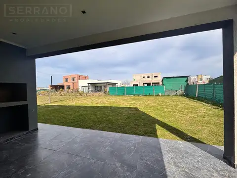 Casa 5 ambientes con 2 baños