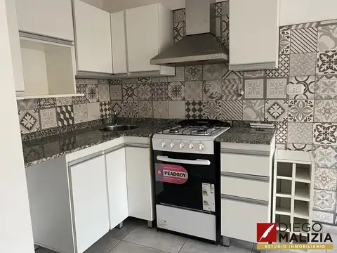 Venta departamento 2 ambientes con cochera, terraza propia, Lomas de Zamora.